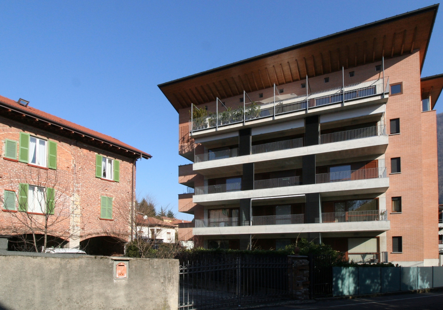 Edificio residenziale, Laveno